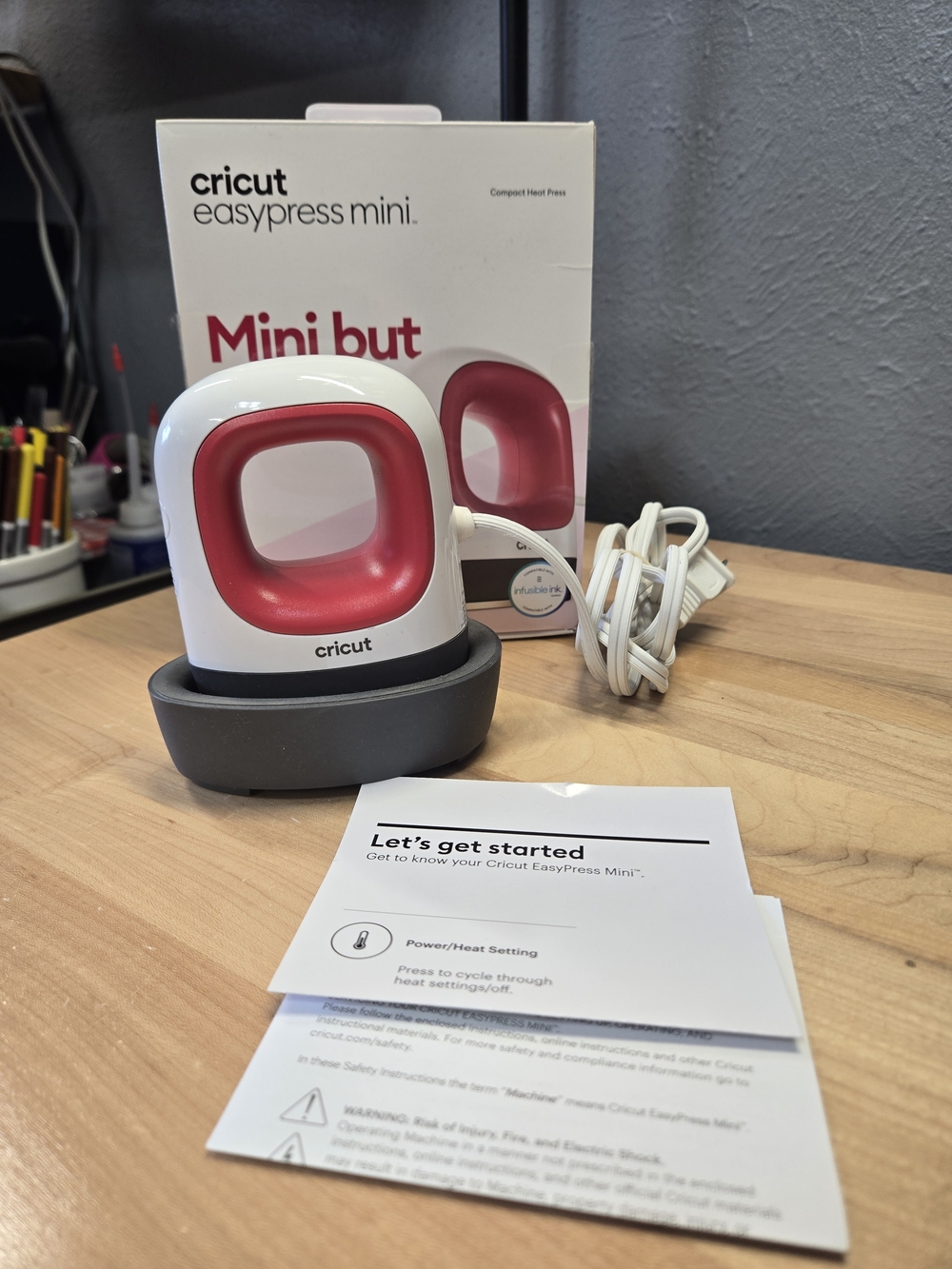 Cricut EasyPress Mini in White & Pink